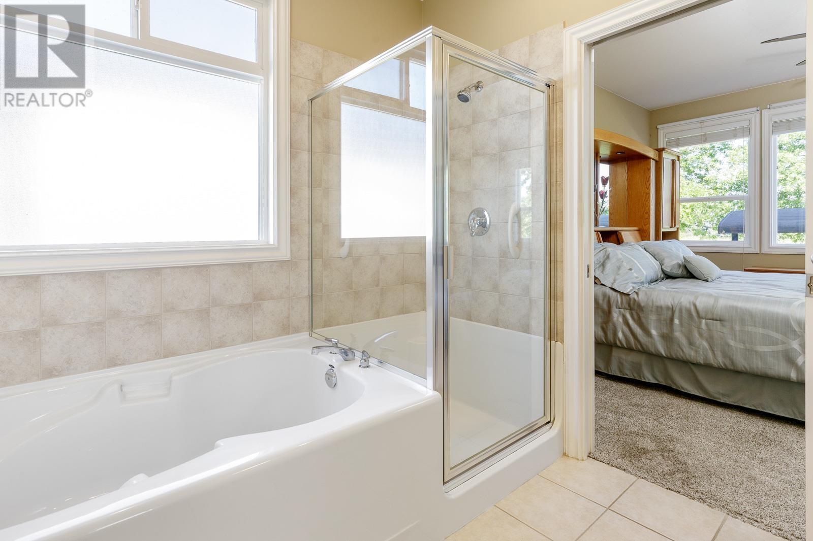 127 19639 Meadow Gardens Way, Pitt Meadows, British Columbia  V3Y 2T5 - Photo 35 - R2792142