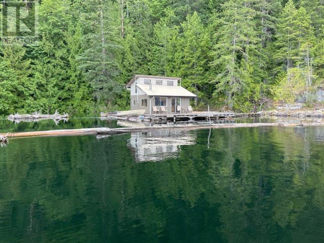 10570 Powell Lake, Powell River, British Columbia    - Photo 1 - 17368