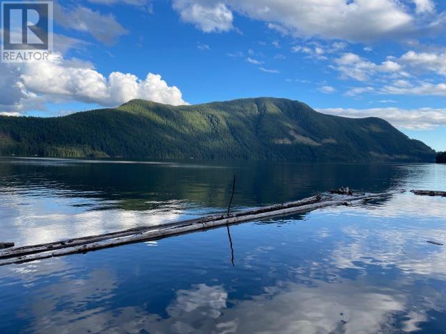 10570 Powell Lake, Powell River, British Columbia    - Photo 11 - 17368