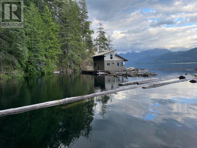 10570 Powell Lake, Powell River, British Columbia    - Photo 10 - 17368