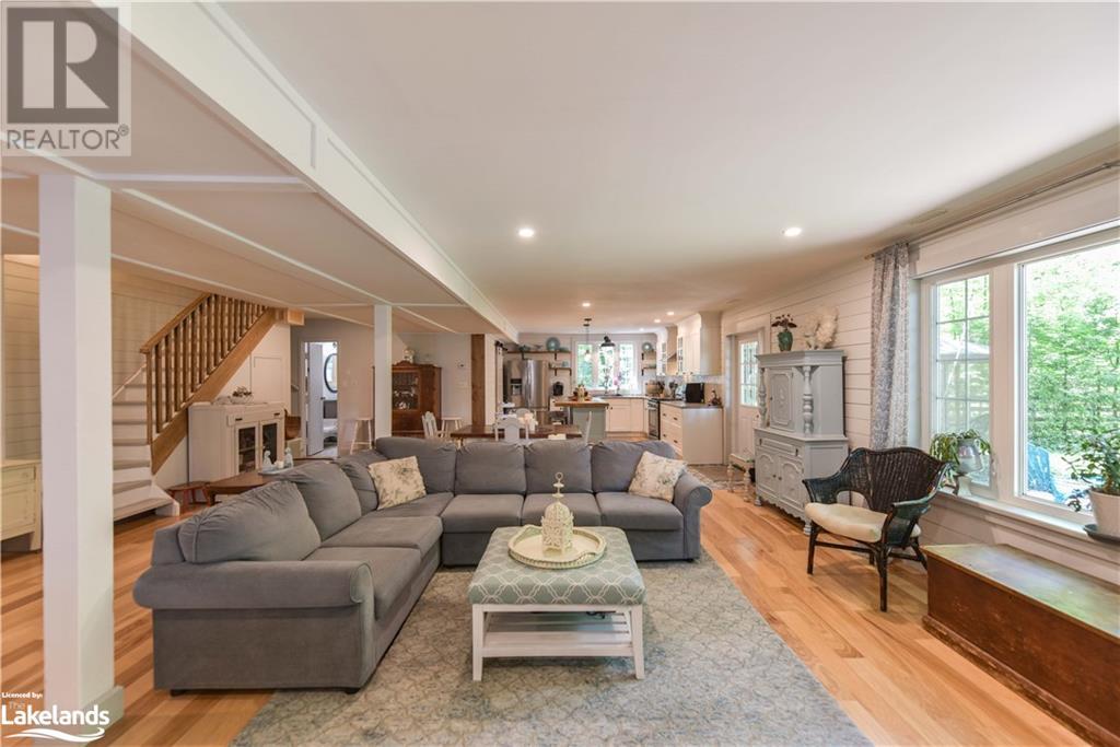 1018 Brydons Bay Road, Gravenhurst, Ontario P1P 1R1 (25768425