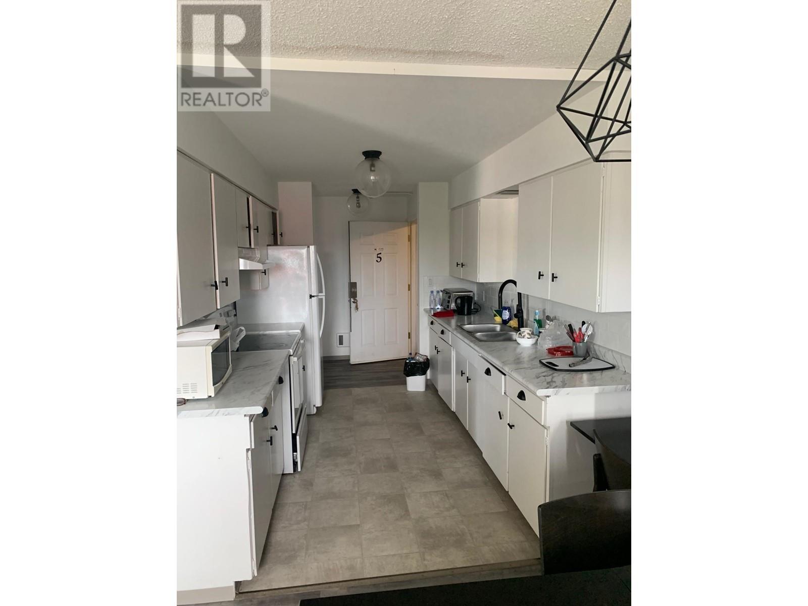5520 Inlet Avenue, Sechelt, British Columbia  V0N 3A3 - Photo 6 - C8051158