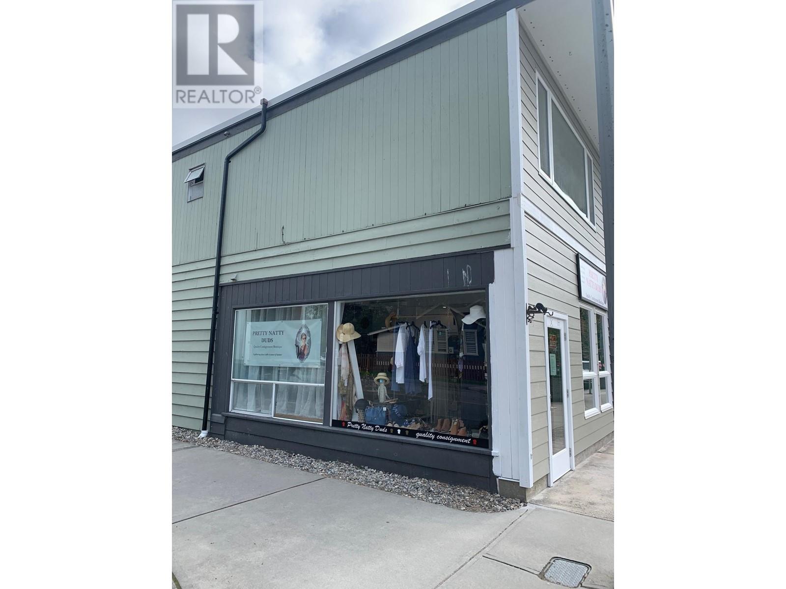 5520 Inlet Avenue, Sechelt, British Columbia  V0N 3A3 - Photo 3 - C8051158