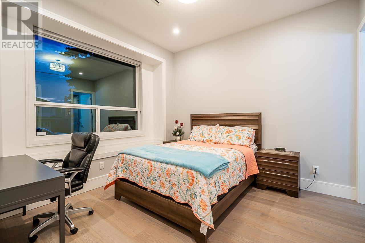 8024 15th Avenue, Burnaby, British Columbia  V3N 1X2 - Photo 8 - R2793274