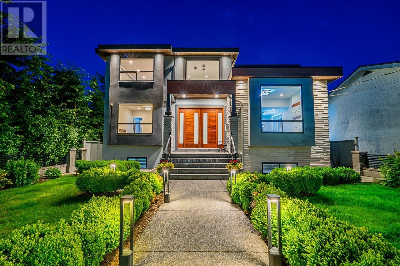 8024 15TH AVENUE, burnaby, British Columbia