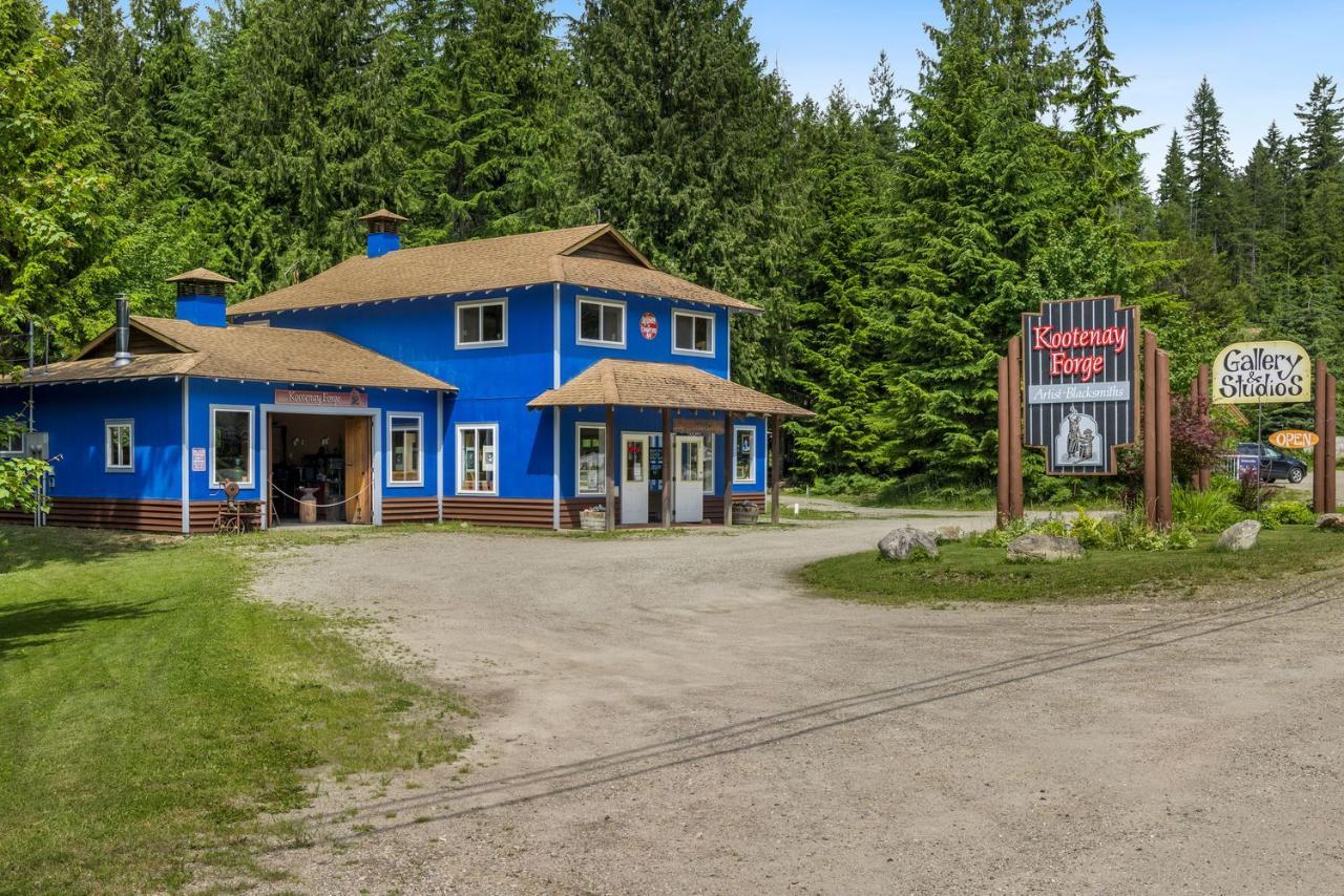16095 Highway 3a, Crawford Bay / Riondel, British Columbia  V0B 1E0 - Photo 5 - 2471811