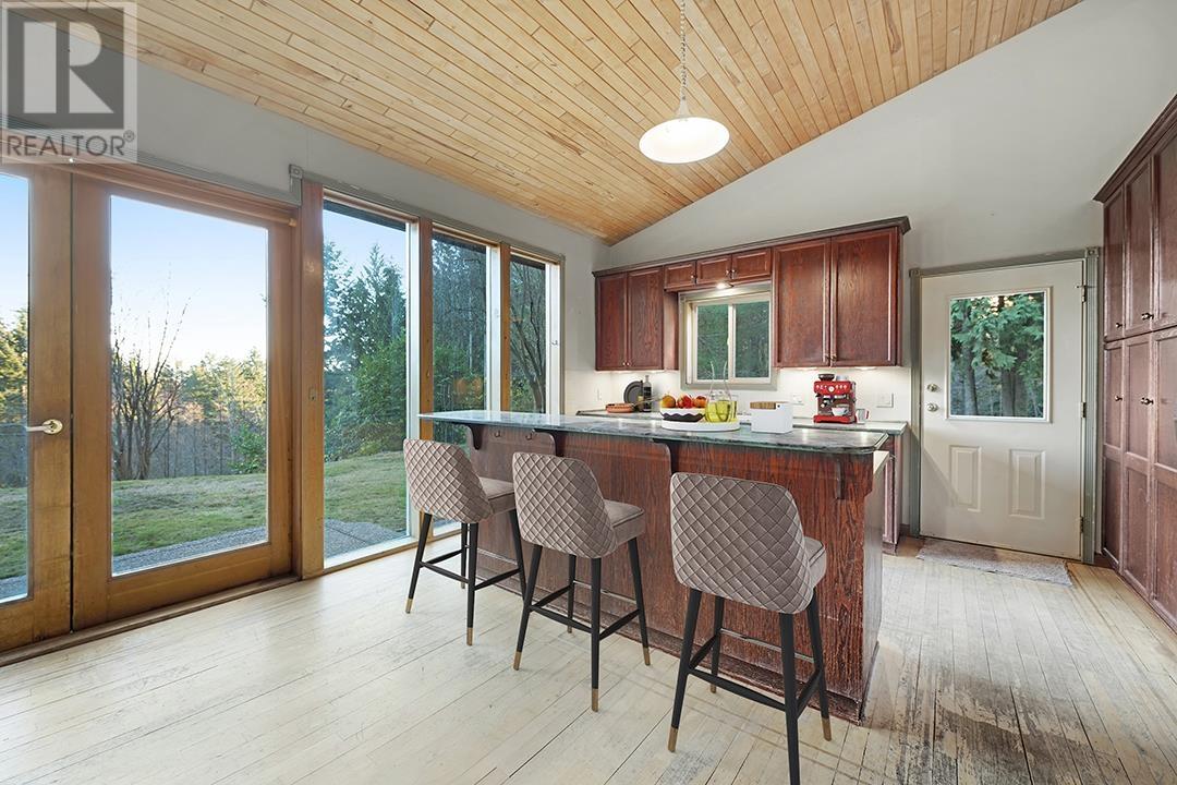 1030 Gilmour Road, Gibsons, British Columbia  V0N 1V7 - Photo 6 - R2793554