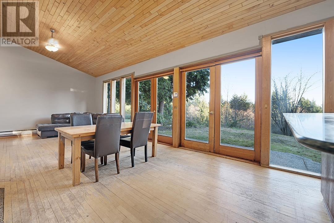 1030 Gilmour Road, Gibsons, British Columbia  V0N 1V7 - Photo 7 - R2793554