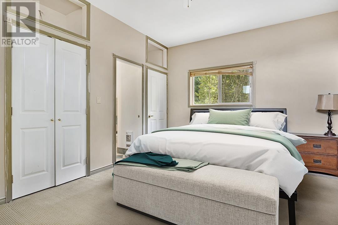 1030 Gilmour Road, Gibsons, British Columbia  V0N 1V7 - Photo 15 - R2793554