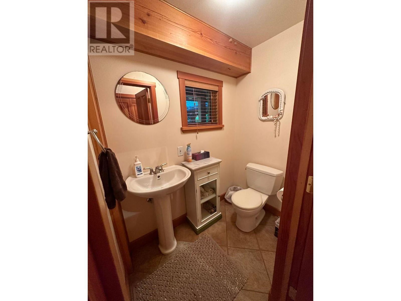 4754 TWIN BAYS RD Kaslo