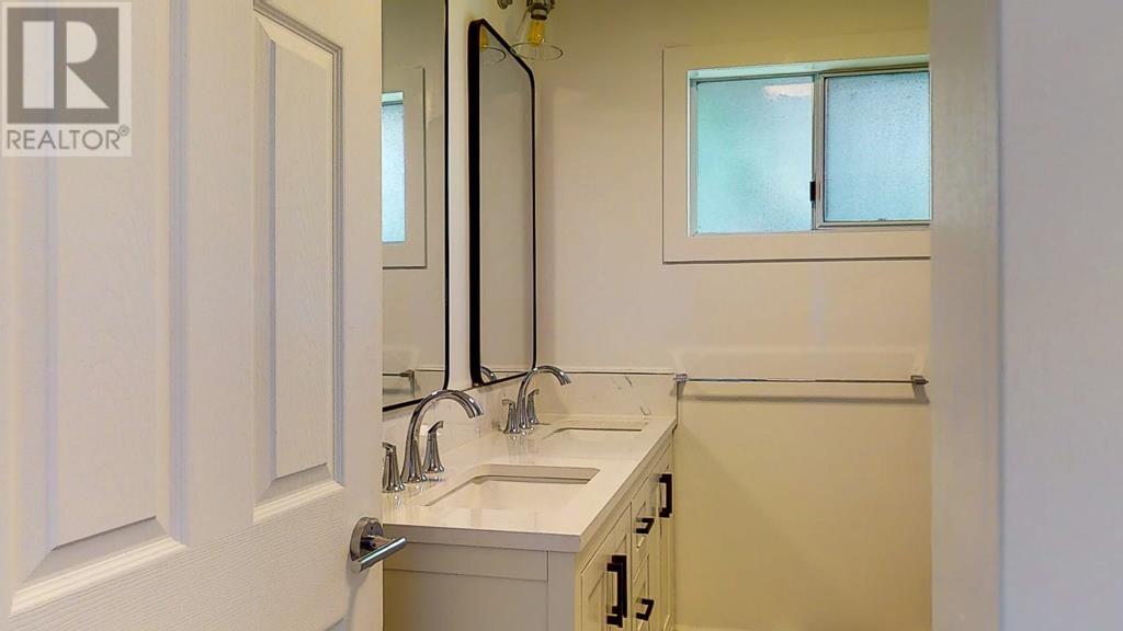 4838 Arthur Way, Madeira Park, British Columbia  V0N 2H1 - Photo 14 - R2789903