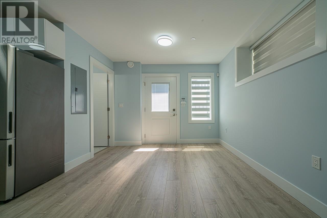 Listing Picture 18 of 19 : 2030 E 44TH AVENUE, Vancouver / 溫哥華 - 魯藝地產 Yvonne Lu Group - MLS Medallion Club Member