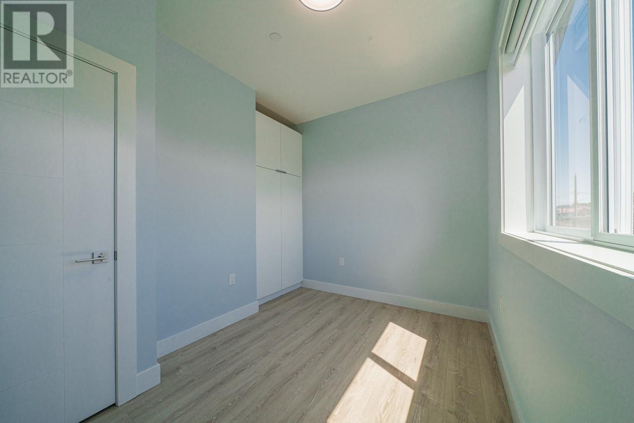 Listing Picture 16 of 19 : 2030 E 44TH AVENUE, Vancouver / 溫哥華 - 魯藝地產 Yvonne Lu Group - MLS Medallion Club Member