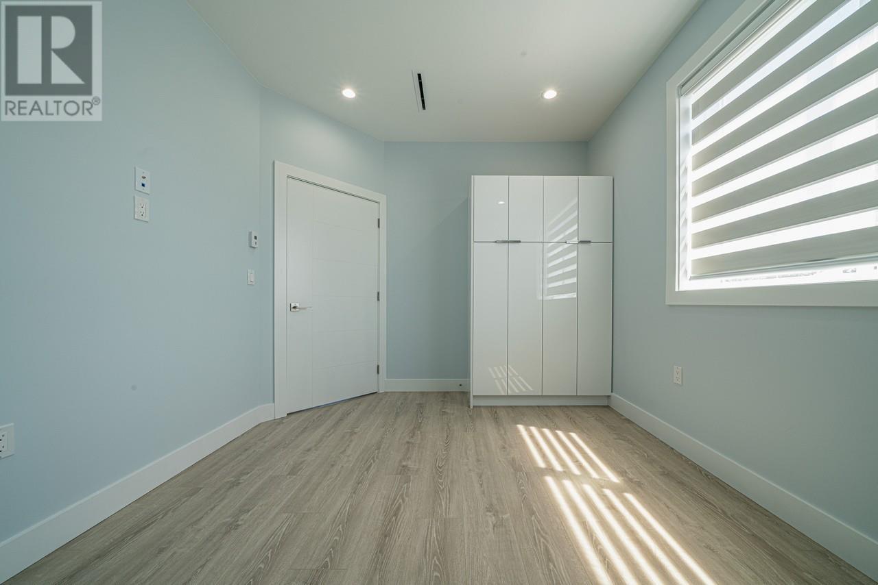 Listing Picture 14 of 19 : 2030 E 44TH AVENUE, Vancouver / 溫哥華 - 魯藝地產 Yvonne Lu Group - MLS Medallion Club Member