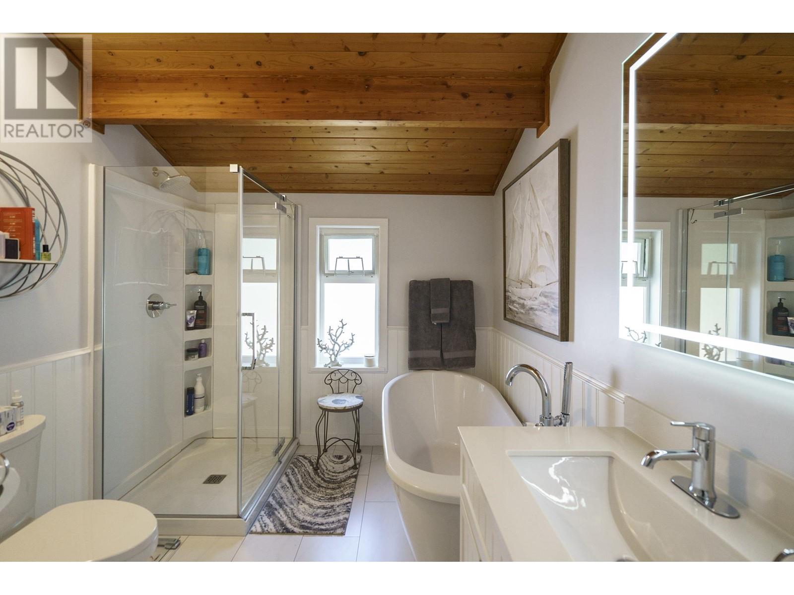 38227 Schooner Way, Pender Island, British Columbia  V0N 2M2 - Photo 30 - R2793282