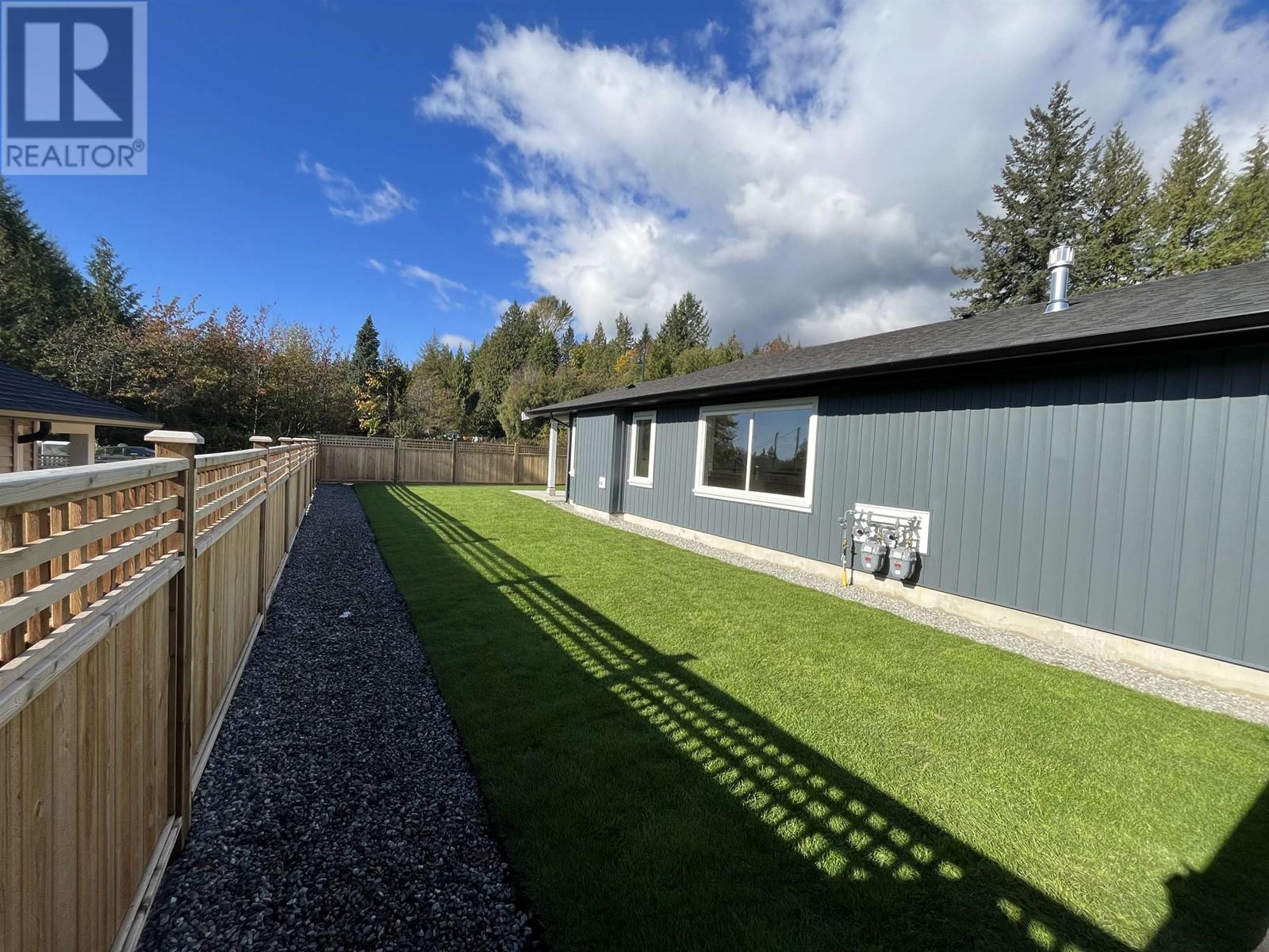 1072 Celia Crescent, Gibsons, British Columbia  V0N 1V7 - Photo 8 - R2794071