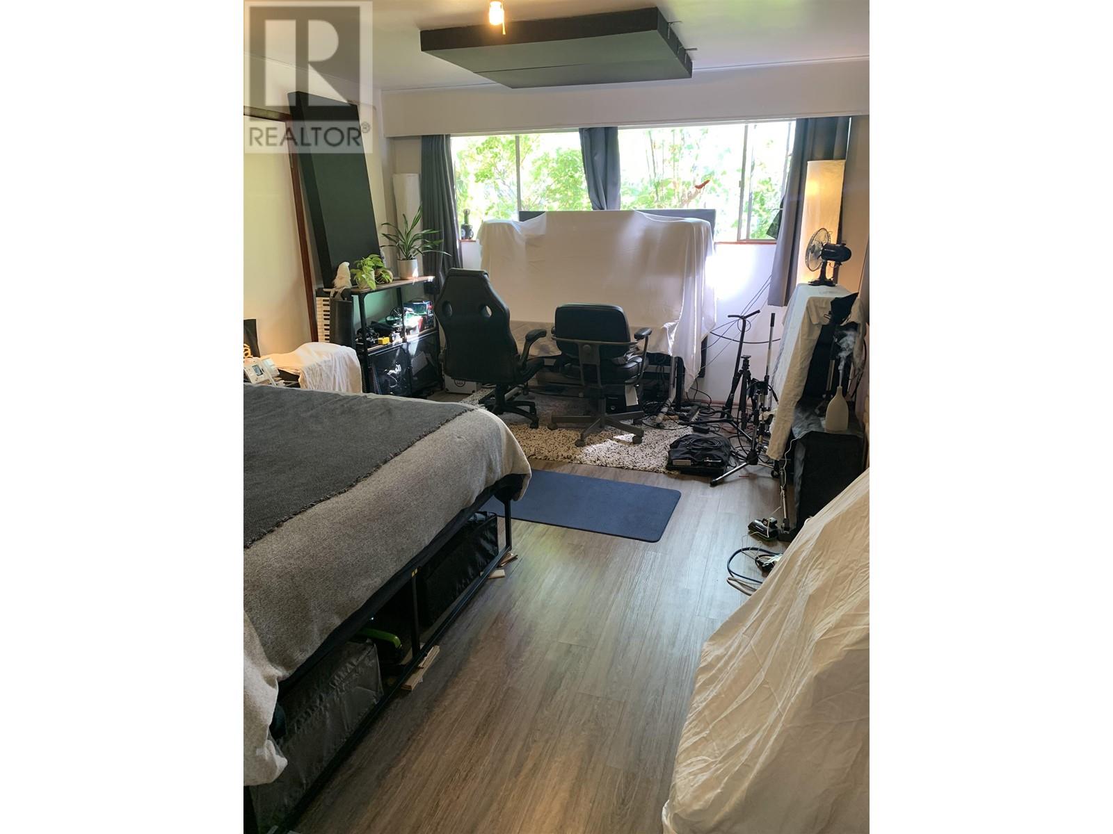 3373 Queens Avenue, Vancouver, British Columbia  V5R 4T9 - Photo 11 - R2781833