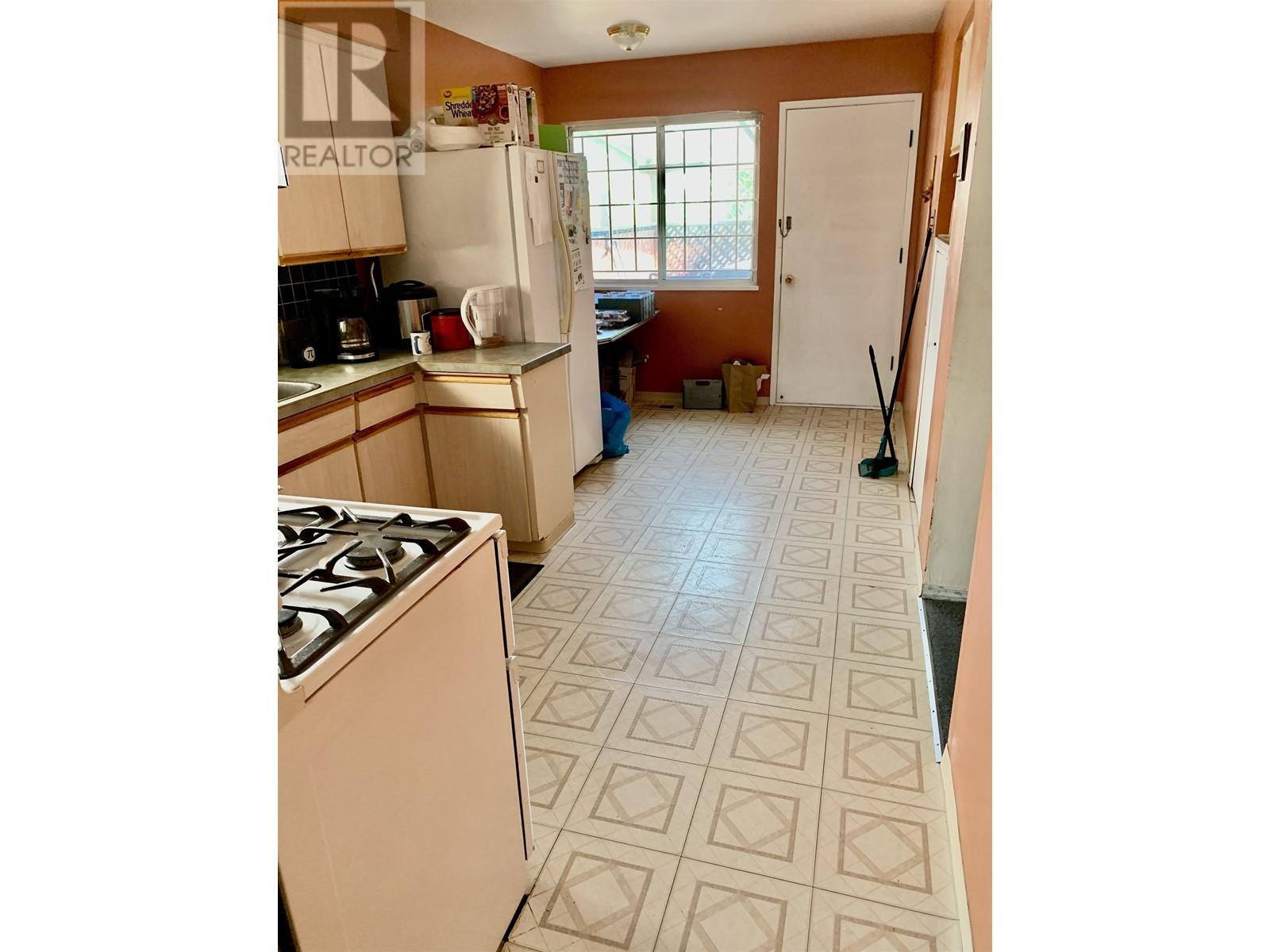 3373 Queens Avenue, Vancouver, British Columbia  V5R 4T9 - Photo 9 - R2781833