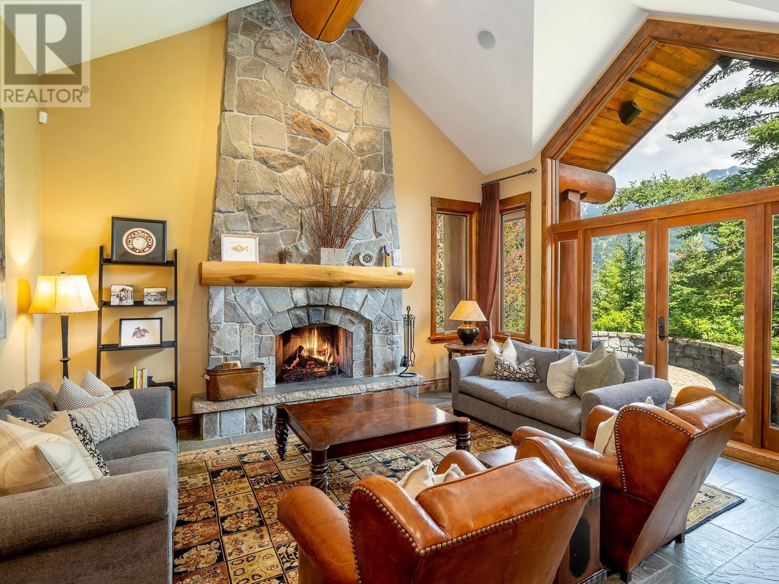 3220 Peak Drive, Whistler, British Columbia  V8E 0V4 - Photo 3 - R2794113