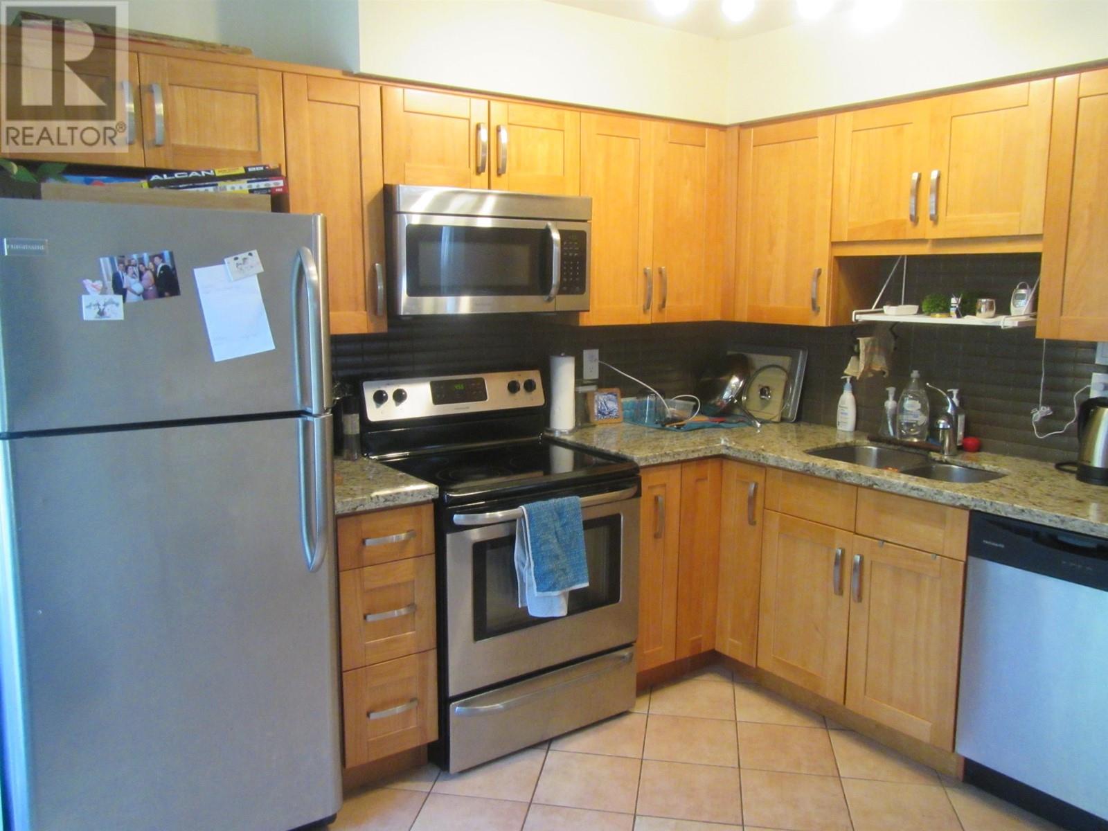 4 319 Highland Way, Port Moody, British Columbia  V3H 3V6 - Photo 2 - R2794317