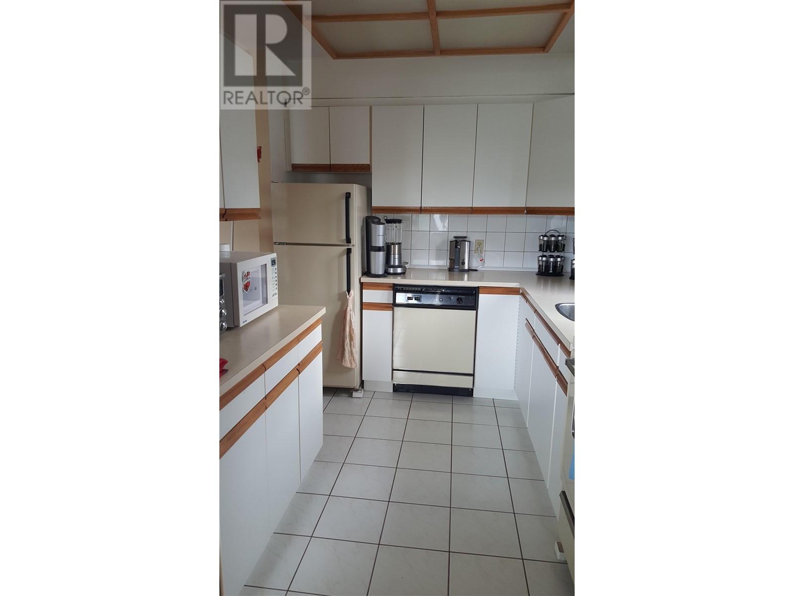 6832 Arcola Street, Burnaby, British Columbia  V5E 1H3 - Photo 3 - C8042921