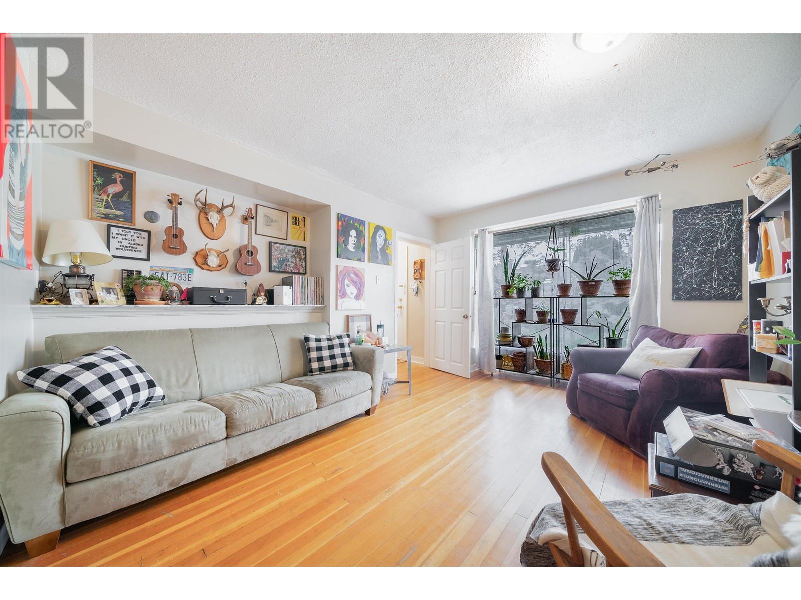 5320 Knight Street, Vancouver, British Columbia  V5P 2T9 - Photo 1 - R2789762