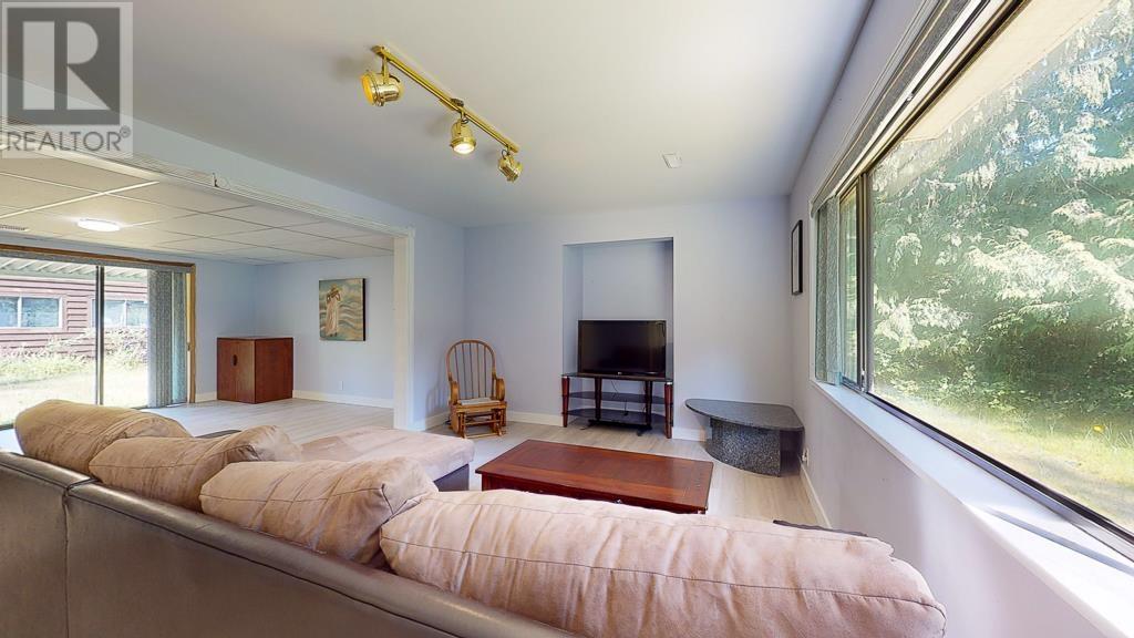 274 King Road, Gibsons, British Columbia  V0N 1V5 - Photo 18 - R2794816