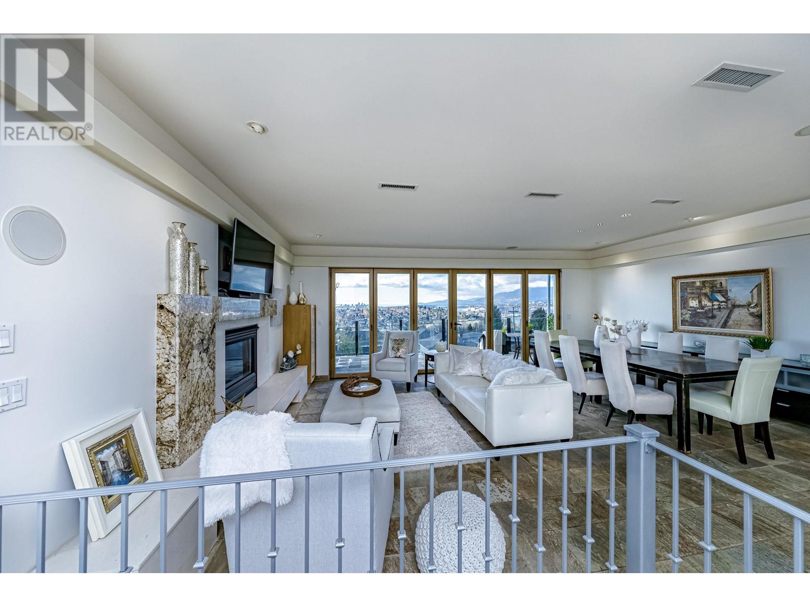 21 Hythe Avenue, Burnaby, British Columbia  V5B 3H6 - Photo 6 - R2795055