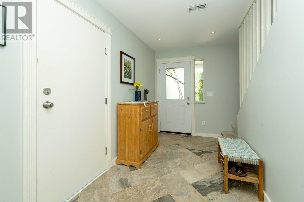 23441 Whippoorwill Avenue, Maple Ridge, British Columbia  V2X 9L8 - Photo 4 - R2794750