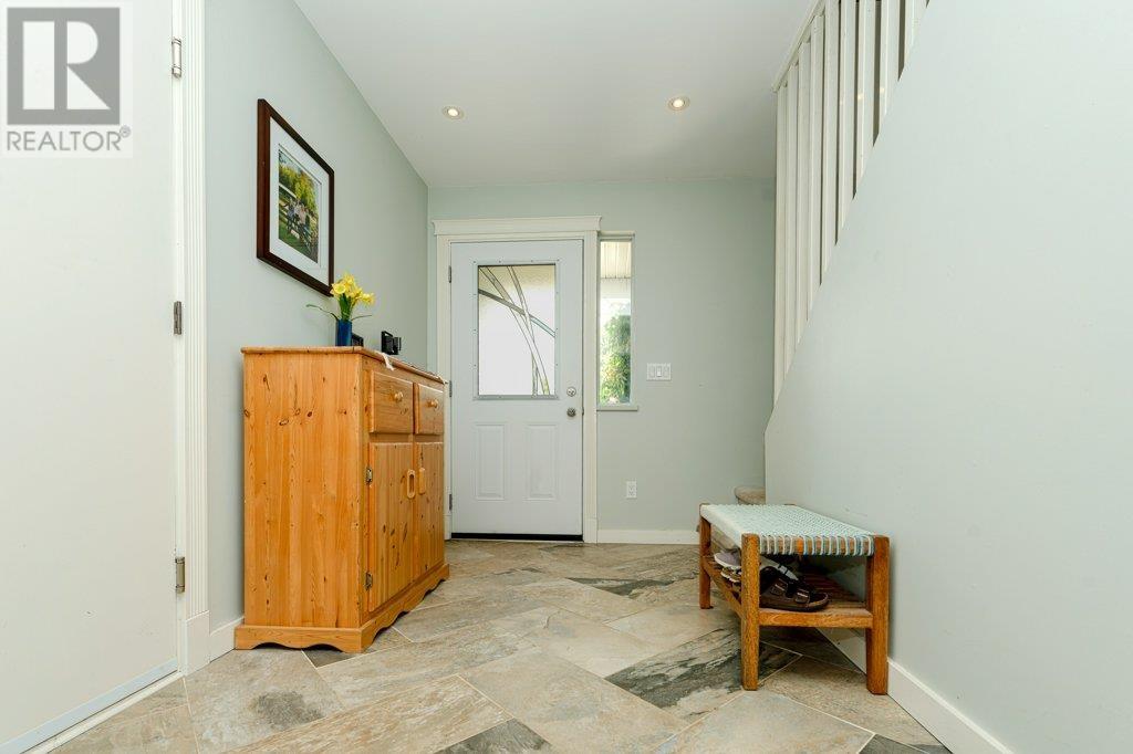 23441 Whippoorwill Avenue, Maple Ridge, British Columbia  V2X 9L8 - Photo 5 - R2794750