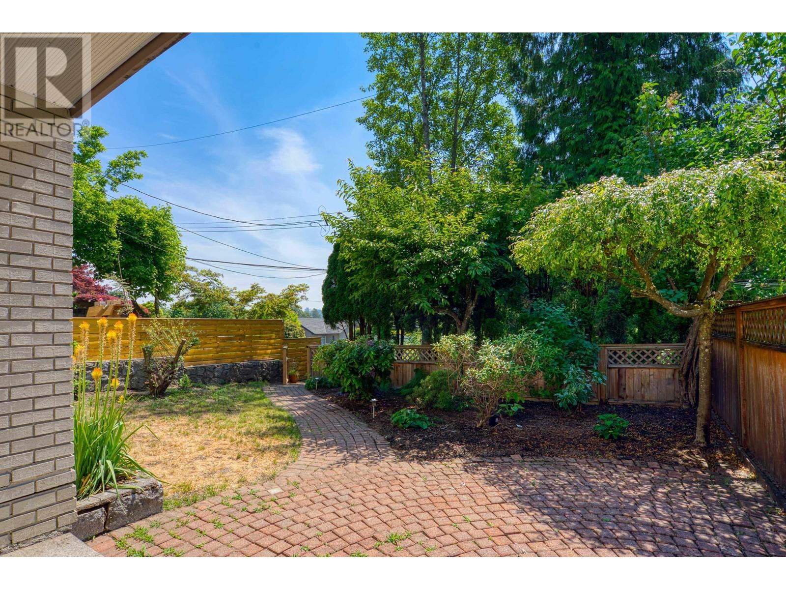 385 Clarence Street, Port Moody, British Columbia  V3H 2Y5 - Photo 35 - R2795242