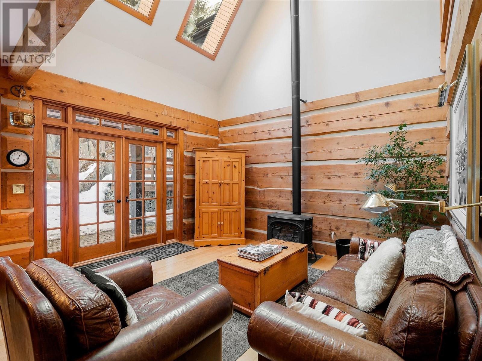 3561 Falcon Crescent, Whistler, British Columbia  V8E 0B9 - Photo 7 - R2795300