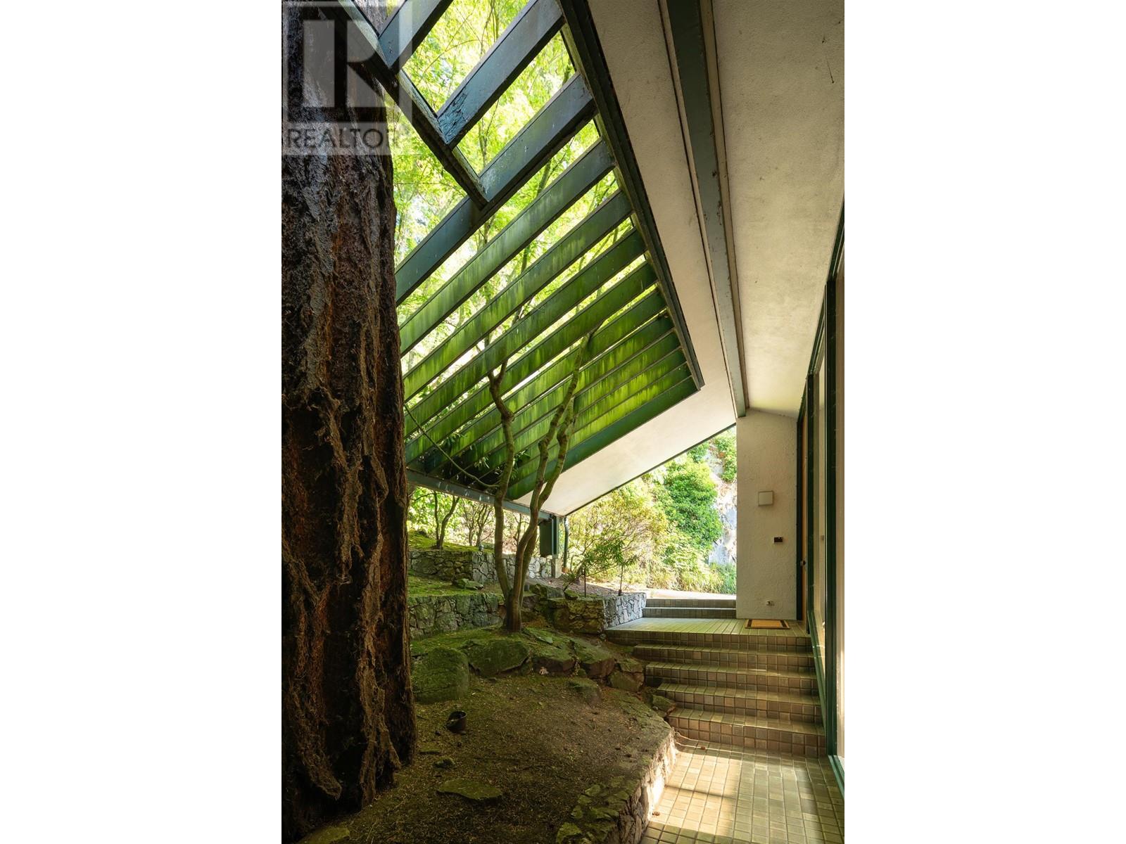 5375 Kew Cliff Road, West Vancouver, British Columbia  V7W 1M3 - Photo 5 - R2795427