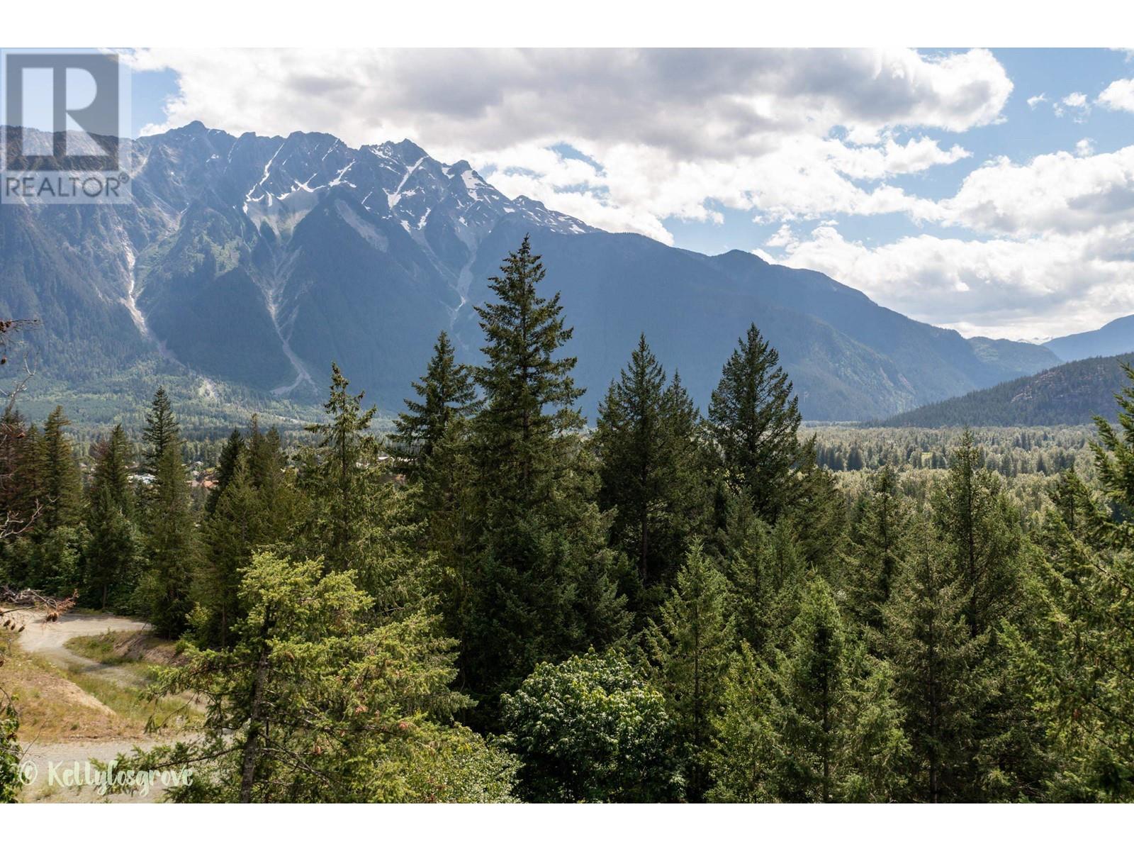 7506 Pebble Creek Drive, Pemberton, British Columbia  V0N 2L1 - Photo 1 - R2795468