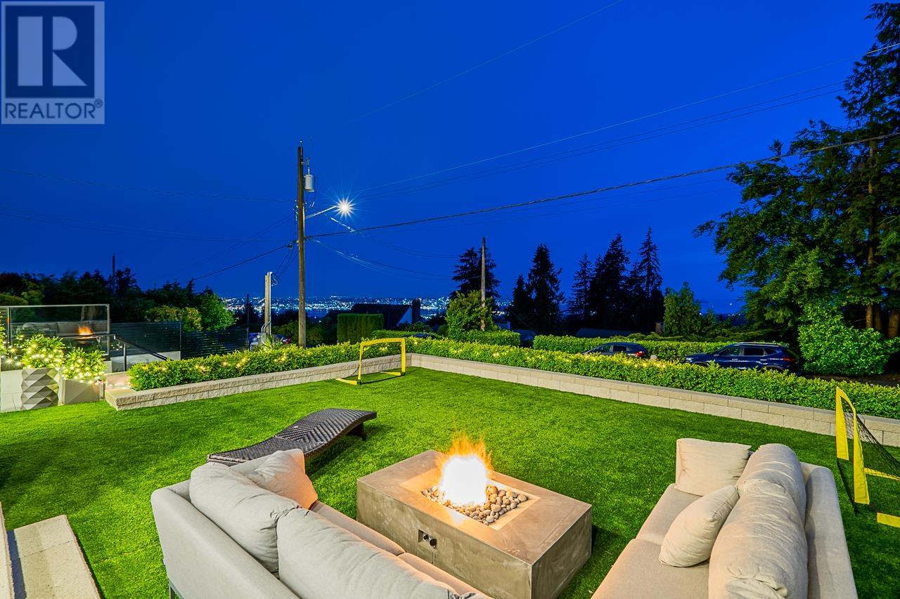 392 Ventura Crescent, North Vancouver, British Columbia  V7N 3G6 - Photo 6 - R2791733