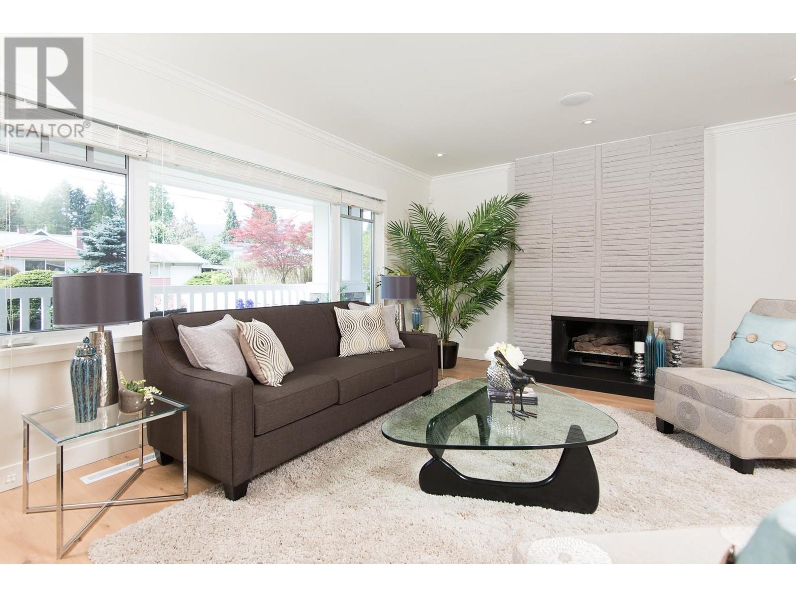 3545 Wellington Crescent, North Vancouver, British Columbia  V7R 3B3 - Photo 4 - R2795752