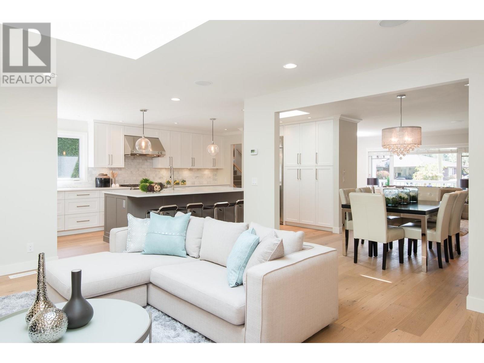 3545 Wellington Crescent, North Vancouver, British Columbia  V7R 3B3 - Photo 6 - R2795752