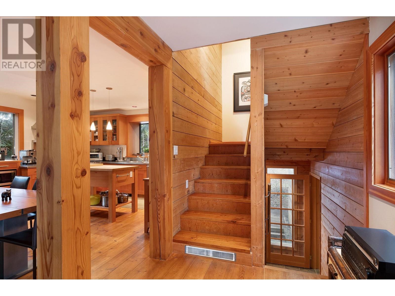 8656 Lakewood Court, Whistler, British Columbia  V8E 0G1 - Photo 19 - R2687177