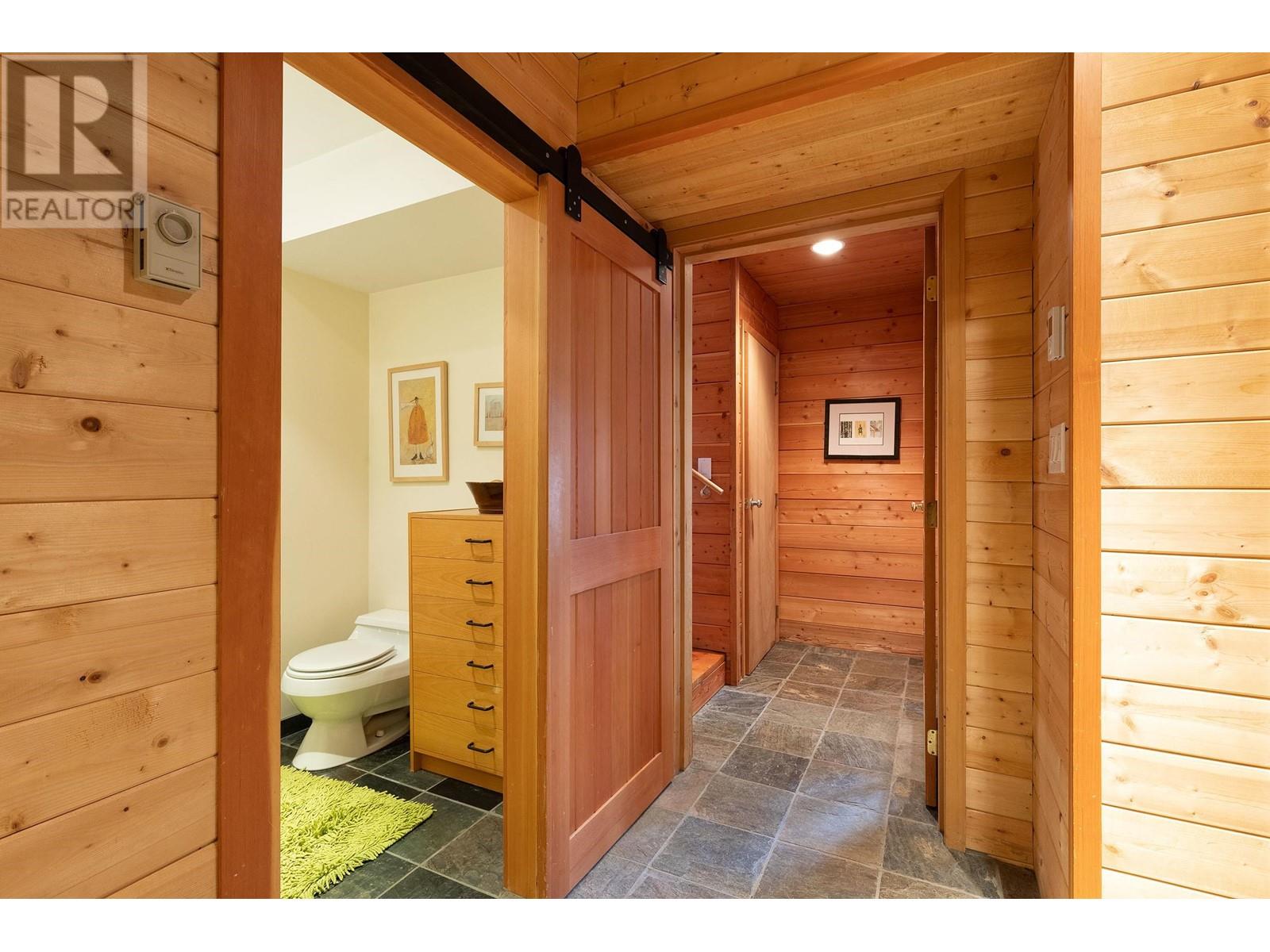 8656 Lakewood Court, Whistler, British Columbia  V8E 0G1 - Photo 21 - R2687177