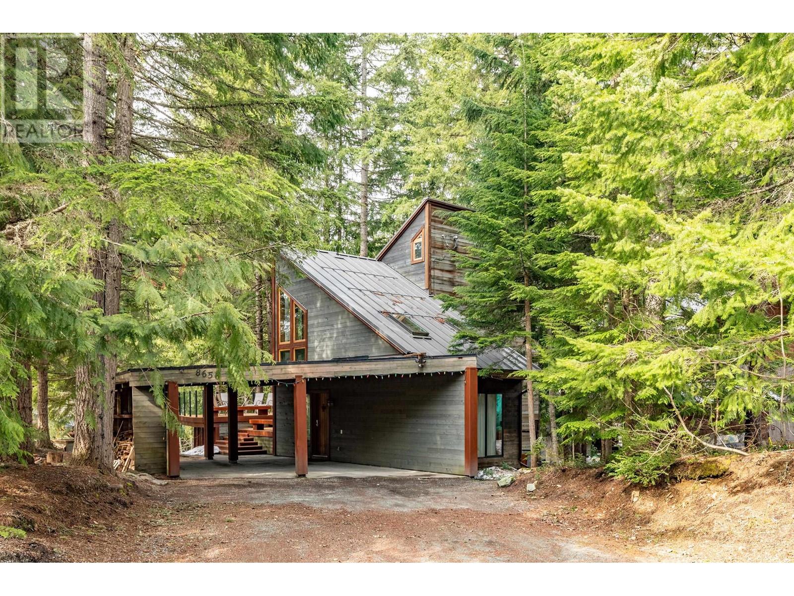 8656 Lakewood Court, Whistler, British Columbia  V8E 0G1 - Photo 33 - R2687177