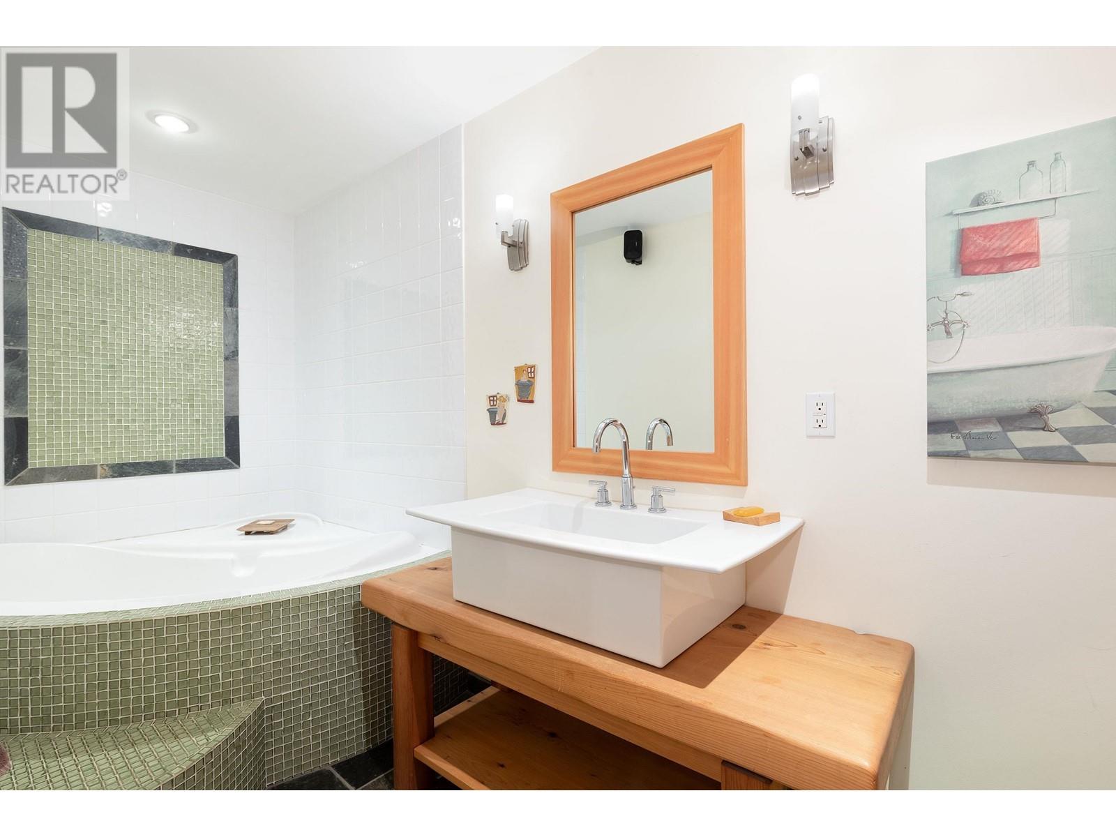 8656 Lakewood Court, Whistler, British Columbia  V8E 0G1 - Photo 16 - R2687177