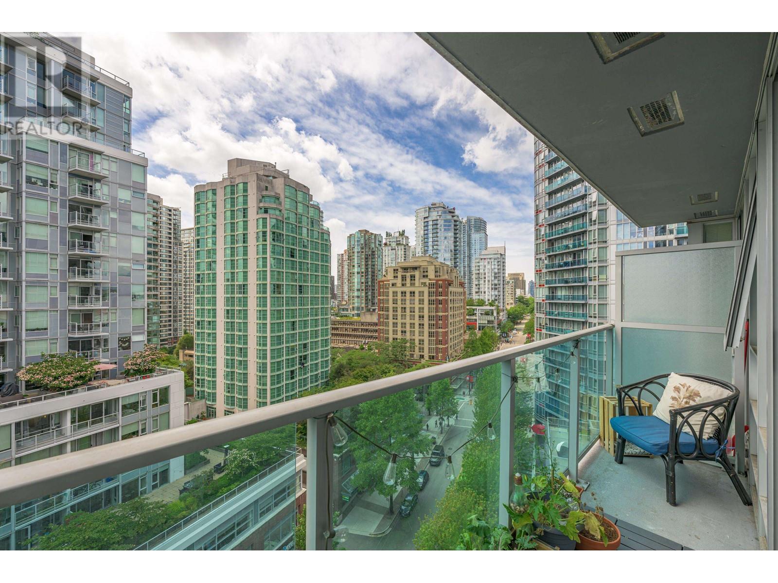 Listing Picture 18 of 27 : 1507 233 ROBSON STREET, Vancouver / 溫哥華 - 魯藝地產 Yvonne Lu Group - MLS Medallion Club Member