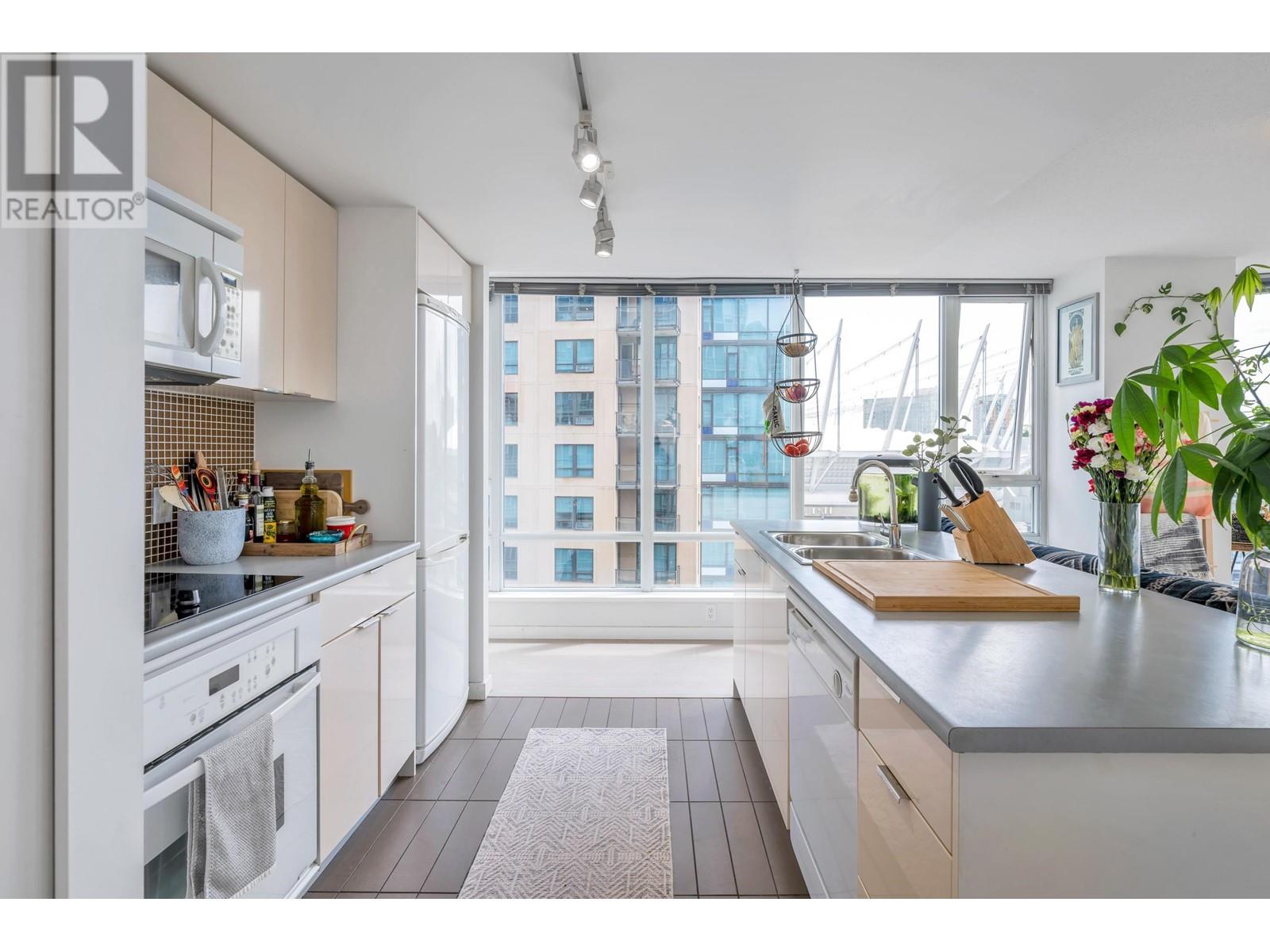 Listing Picture 6 of 27 : 1507 233 ROBSON STREET, Vancouver / 溫哥華 - 魯藝地產 Yvonne Lu Group - MLS Medallion Club Member