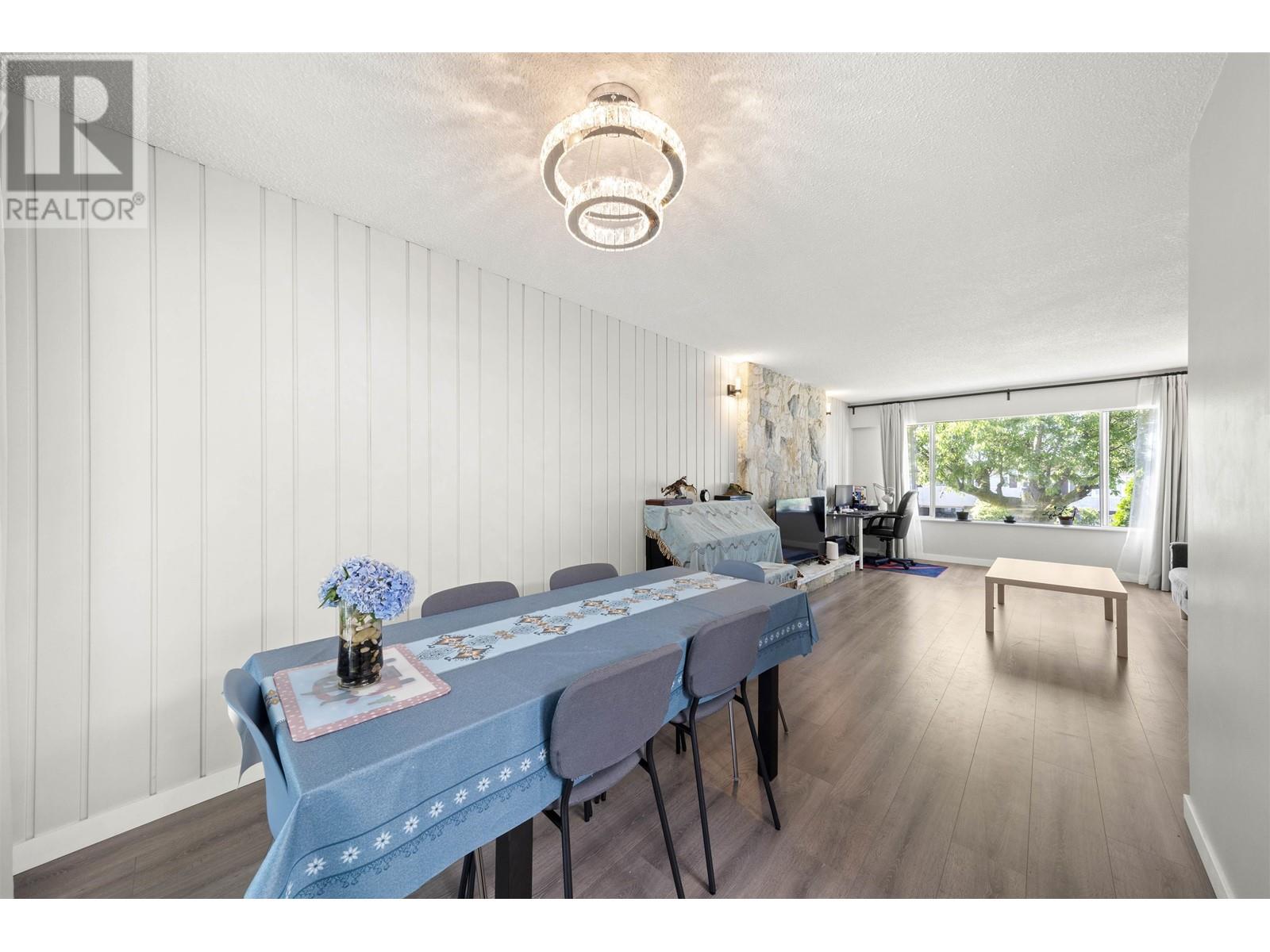 6295 Napier Street, Burnaby, British Columbia  V5B 2B9 - Photo 3 - R2795484