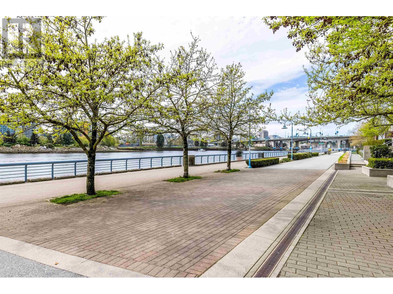 503 8 Smithe Mews, Vancouver, British Columbia  V6B 0A5 - Photo 18 - R2795230