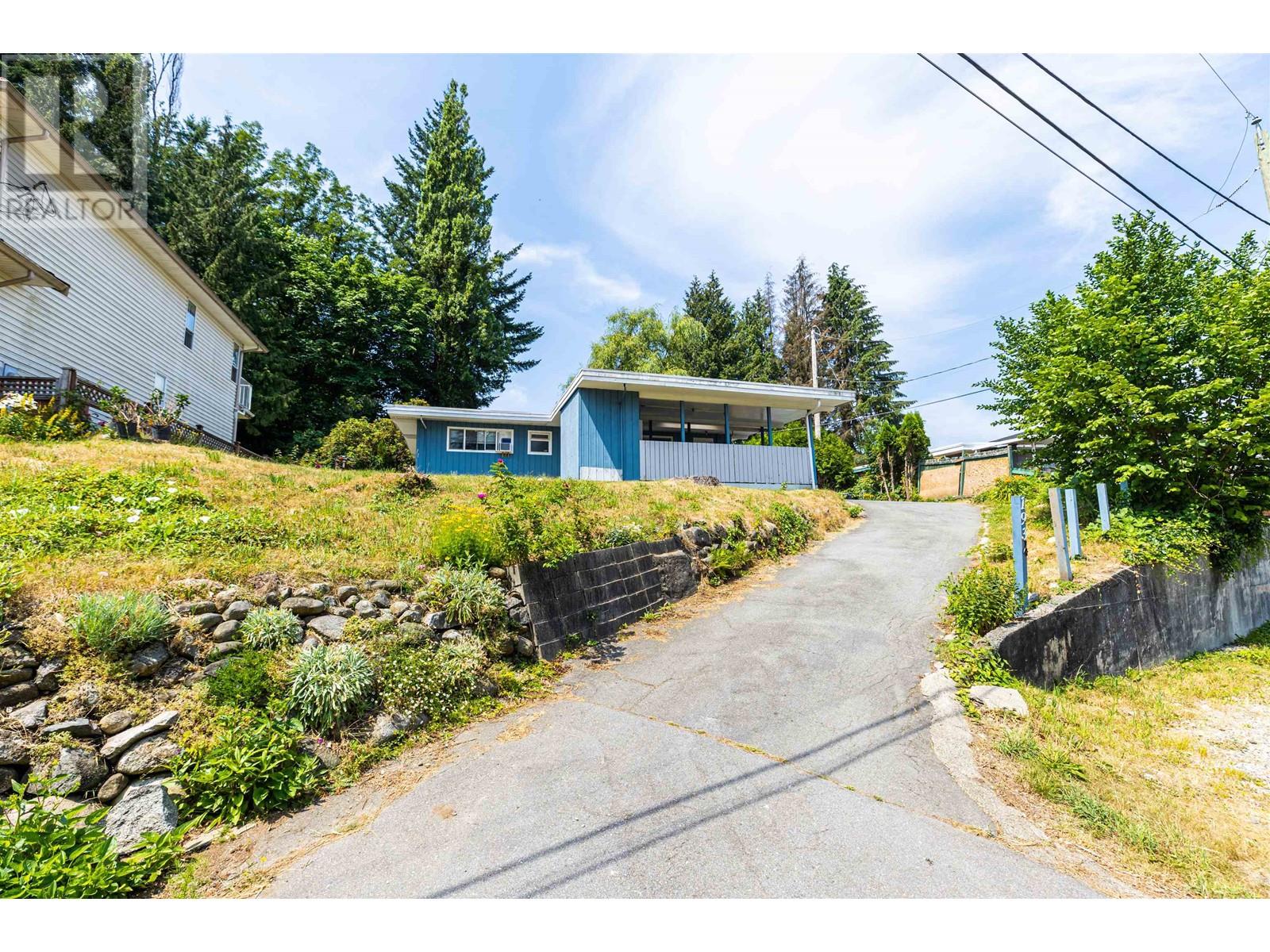 1934 Warwick Crescent, Port Coquitlam, British Columbia  V3C 1L8 - Photo 5 - R2794088