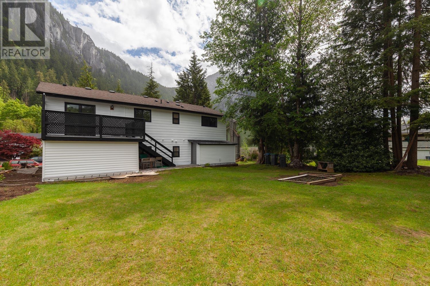 38307 Guilford Drive, Squamish, British Columbia  V8B 0X8 - Photo 36 - R2782000