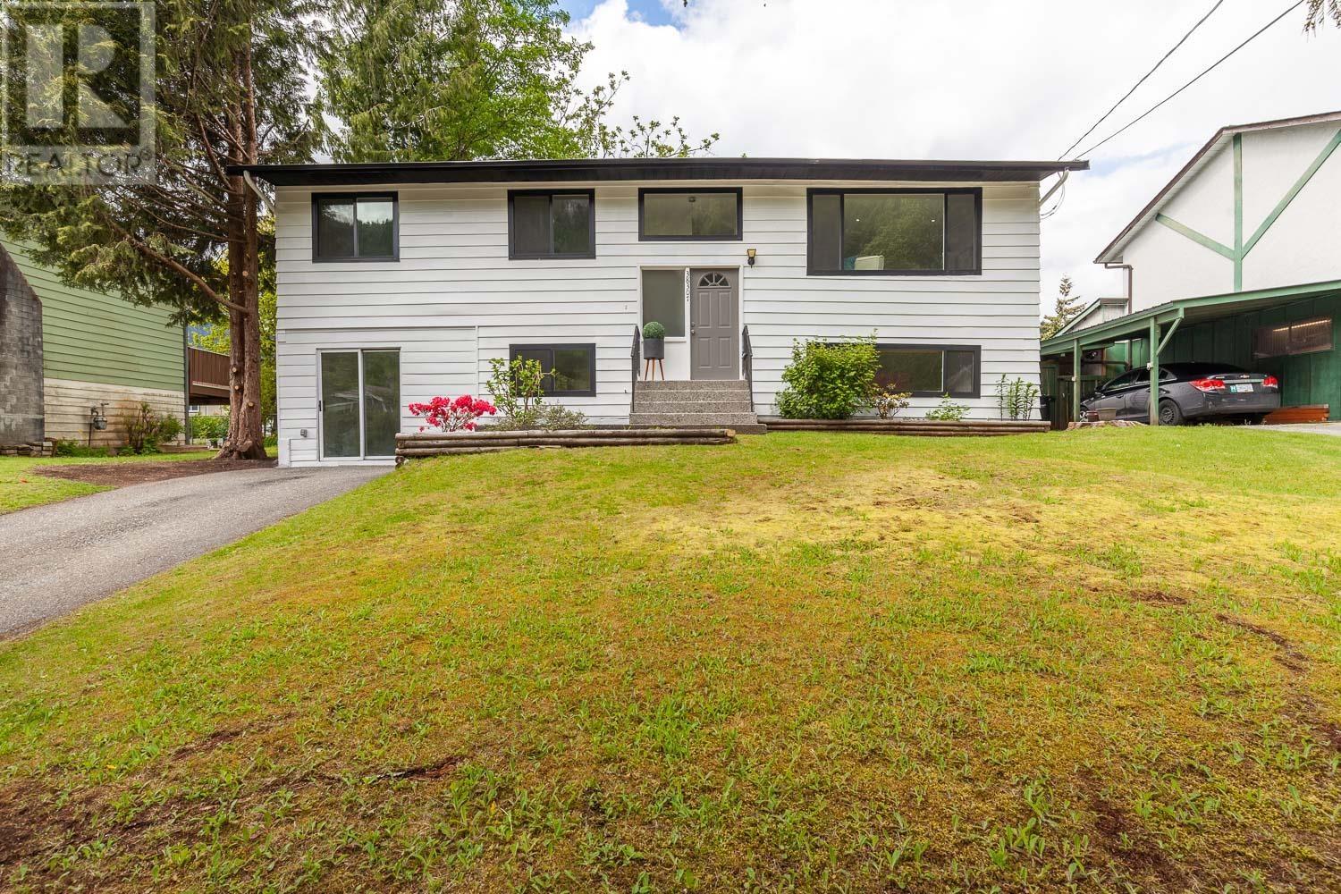 38307 Guilford Drive, Squamish, British Columbia  V8B 0X8 - Photo 4 - R2782000