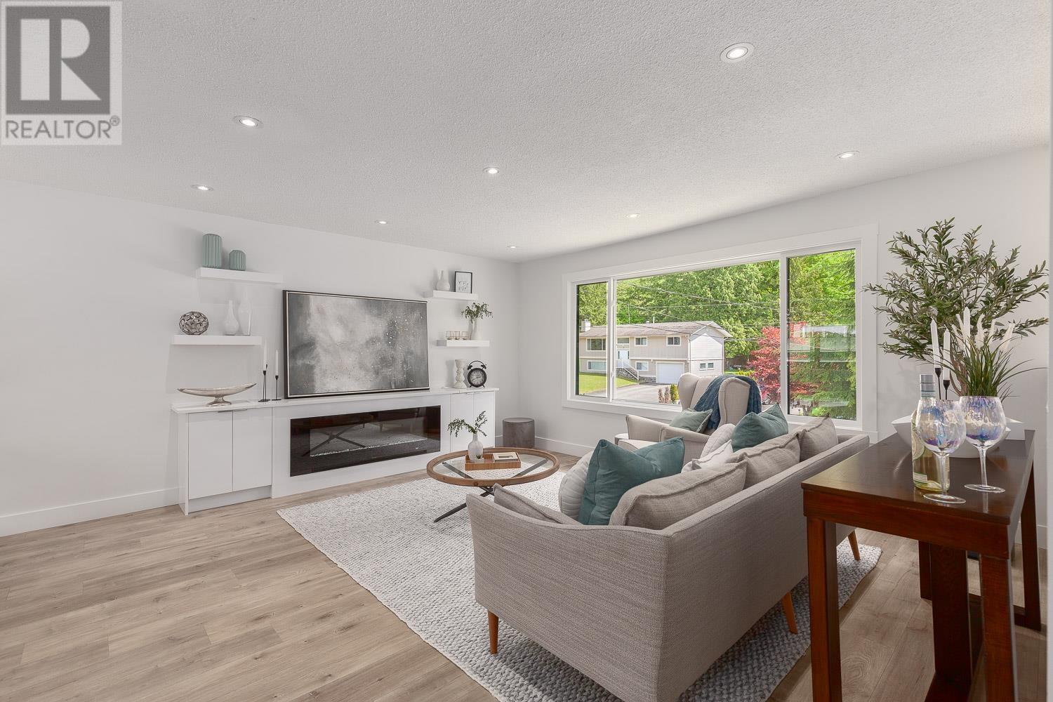 38307 Guilford Drive, Squamish, British Columbia  V8B 0X8 - Photo 5 - R2782000