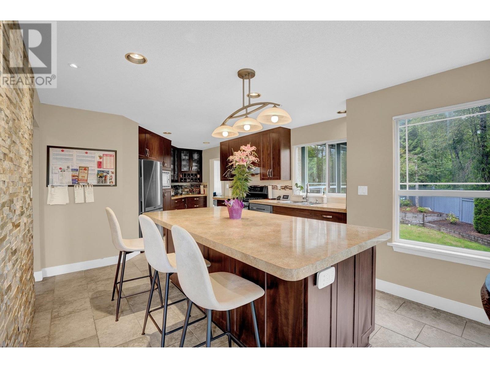 3090 Tanager Court, Coquitlam, British Columbia  V3E 3C5 - Photo 12 - R2795635